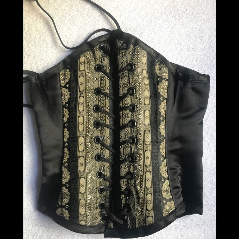 Black and Gold bone-in under-bust corset XXS/22inch?